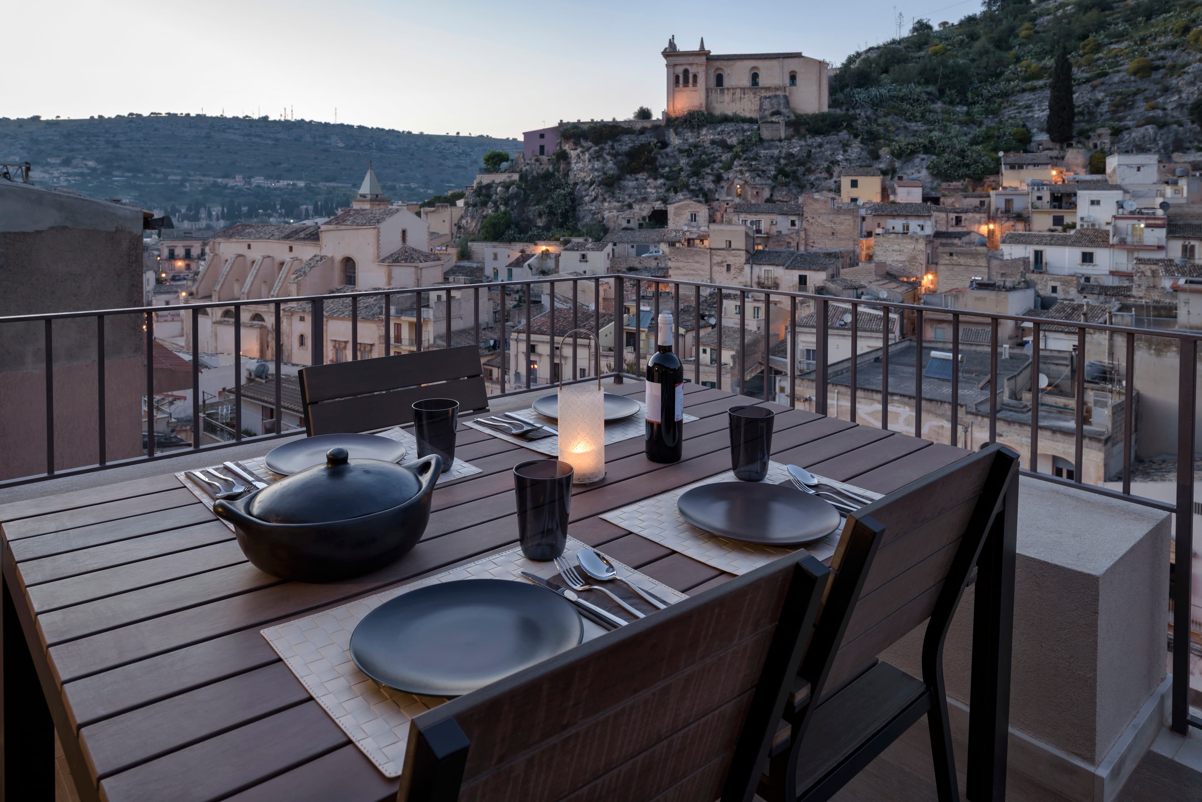 La terrasse de la Trattoria Luna au coucher du soleil